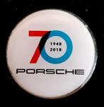 Porsche -70- 1948-2018 pin rond 25 mm, Verzamelen, Speldjes, Pins en Buttons, Ophalen of Verzenden, Nieuw, Transport, Speldje of Pin