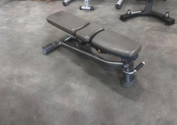 Life Fitness Adjustable Bench beschikbaar voor biedingen