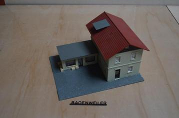 Pola 1043 Huis met winkel, HO, gebouwd en gebruikt beschikbaar voor biedingen