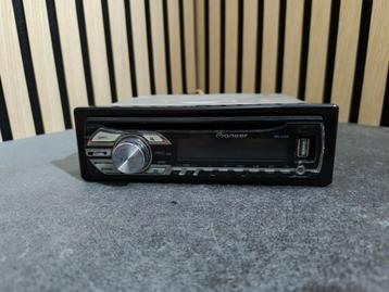 Pioneer autoradio met aux usb en cd beschikbaar voor biedingen