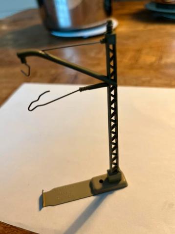 Märklin bovenleidingmast met geschroefde voet, 7009 beschikbaar voor biedingen