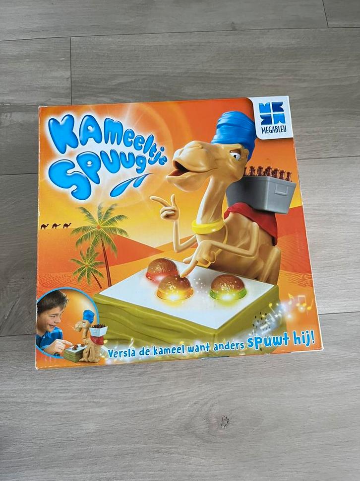 Megablue Kameeltje Spuug, Hobby en Vrije tijd, Gezelschapsspellen | Overige, Gebruikt, Een of twee spelers, Ophalen