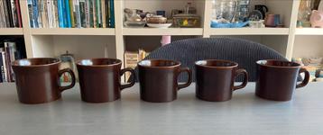5x bruine Wedgwood Sterling bekers ; samen €30,00 beschikbaar voor biedingen