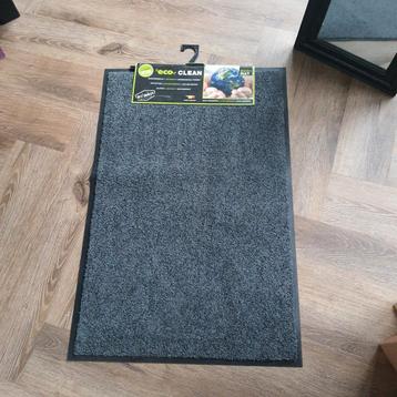 Nieuw deurmat/droogloop mat 58x88  beschikbaar voor biedingen