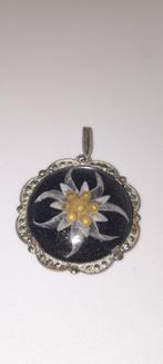 Antieke zilveren hanger edelweiss gemerkt 800, Gebruikt, Ophalen of Verzenden, Bloem of Plant, Zilver