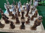 Mooi schaakspel stenen beeldjes tot 13 cm hoog., Antiek en Kunst, Ophalen of Verzenden