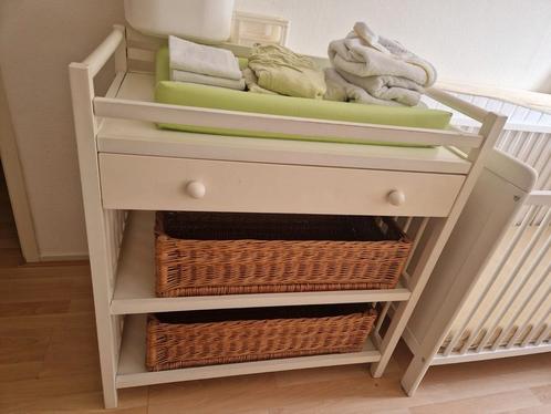 Babybedje, commode en toebehoren, Kinderen en Baby's, Kinderkamer | Commodes en Kasten, Gebruikt, 90 tot 105 cm, 100 cm of meer
