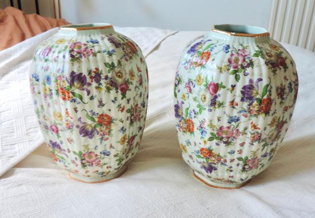 Vaas Boch Frères  Keralux  bloemenmotief, Antiek en Kunst, Antiek | Servies los, Ophalen