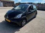 Toyota Aygo 1.0-12V 5 deurs Airco, Voorwielaandrijving, Gebruikt, 4 stoelen, Startonderbreker