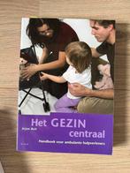 A. Bolt - Het gezin centraal, Boeken, Ophalen of Verzenden, Zo goed als nieuw, A. Bolt