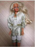 1991 BARBIE SUN SATION met HOLLYWOOD HAIR kledingsetje, Verzamelen, Fashion Doll, Ophalen of Verzenden, Zo goed als nieuw