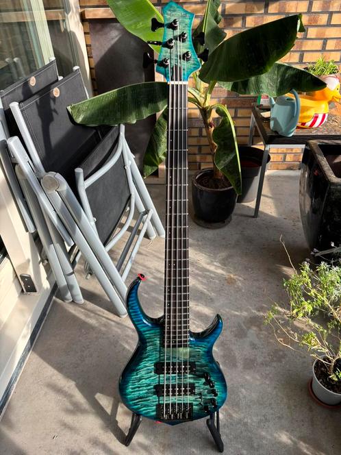 Sire M7 5st TBL 2nd gen, Muziek en Instrumenten, Snaarinstrumenten | Gitaren | Bas, Zo goed als nieuw, Ophalen