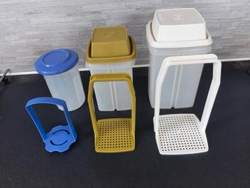 Tupperware zuurpot beschuitbus voorraadbus campingtip V.A.PR beschikbaar voor biedingen