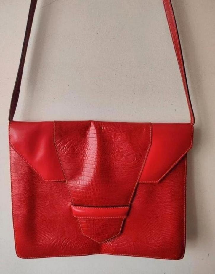 Brandweerrode skailederen schoudertas/clutch 28x34 cm, Sieraden, Tassen en Uiterlijk, Tassen | Damestassen, Gebruikt, Overige typen