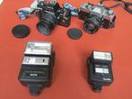 twee camera's en twee flitsers, Audio, Tv en Foto, Fotocamera's Analoog, Ophalen of Verzenden, Refurbished, Spiegelreflex, Canon