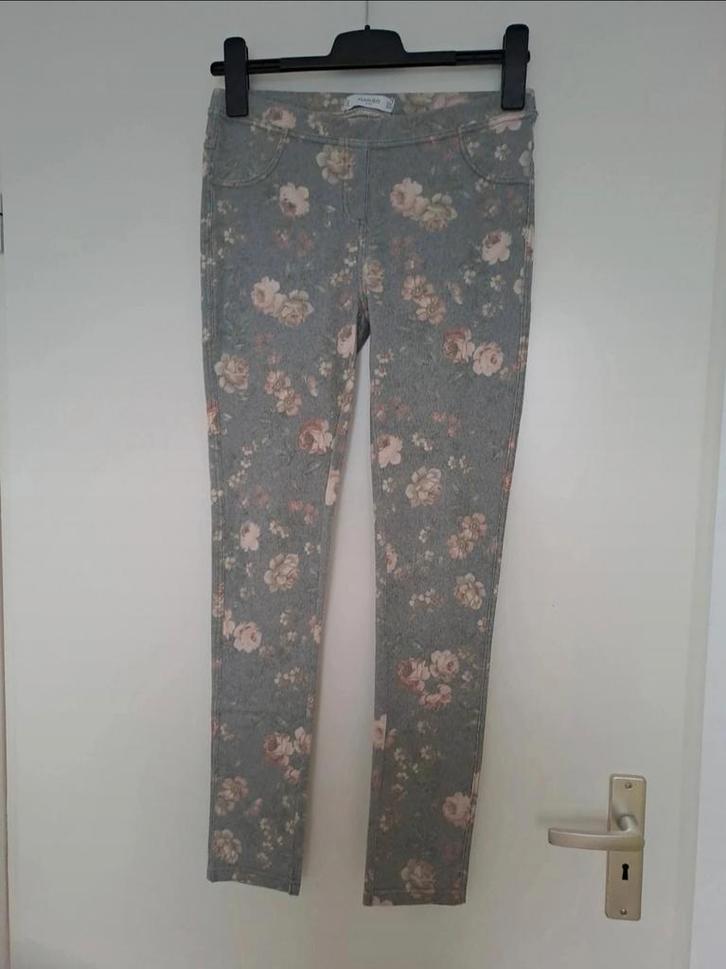 Mango kids bloem patroon jegging maat 164, Kinderen en Baby's, Kinderkleding | Maat 164, Zo goed als nieuw, Meisje, Broek, Ophalen of Verzenden