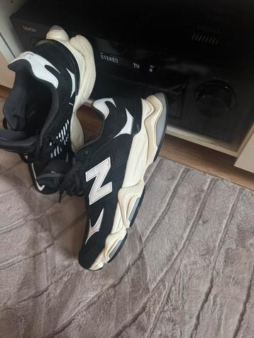New balance 9060 black&white mt 44 beschikbaar voor biedingen