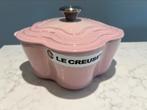 NIEUWE Le Creuset Bloempwn Shell Pink, 20 cm, Gietijzer, Mvt, Nieuw, Ophalen of Verzenden