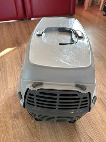 Reismand voor katten of kleine honden beschikbaar voor biedingen