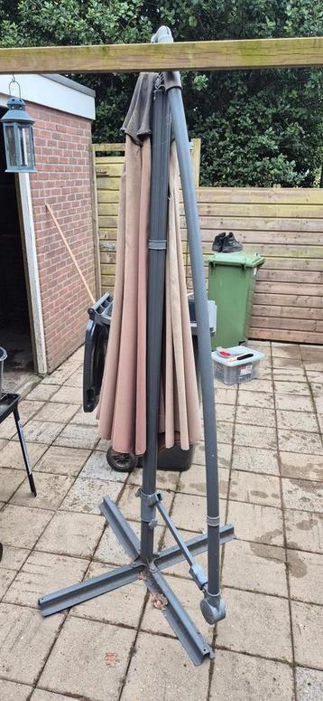 Parasol beschikbaar voor biedingen