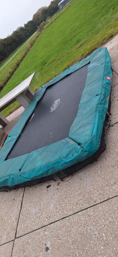 Berg Trampoline 340x220 - Gebruikt, Kinderen en Baby's, Speelgoed | Buiten | Trampolines, Gebruikt, Ophalen