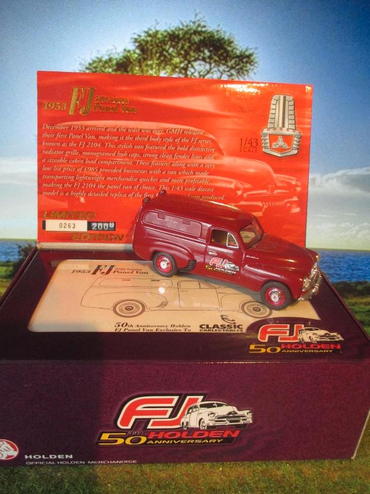 1953 Holden HJ 2104 Panel Van Classic Carlectables rood, Hobby en Vrije tijd, Modelauto's | 1:43, Nieuw, Auto, Overige merken