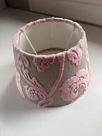 Beige roze vrouwelijk stoffen lampenkapje igst, Huis en Inrichting, Lampen | Lampenkappen, Beige, Rond, Ophalen of Verzenden, Zo goed als nieuw