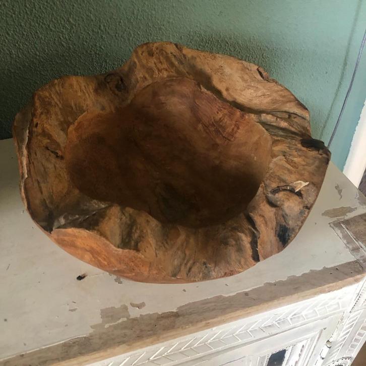 Unieke handgemaakte houten schaal, Huis en Inrichting, Woonaccessoires | Schalen en Manden, Rond, Hout, Ophalen of Verzenden