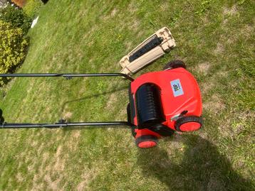 Verticuteer- en beluchtingsmachine- Zo goed als nieuw beschikbaar voor biedingen