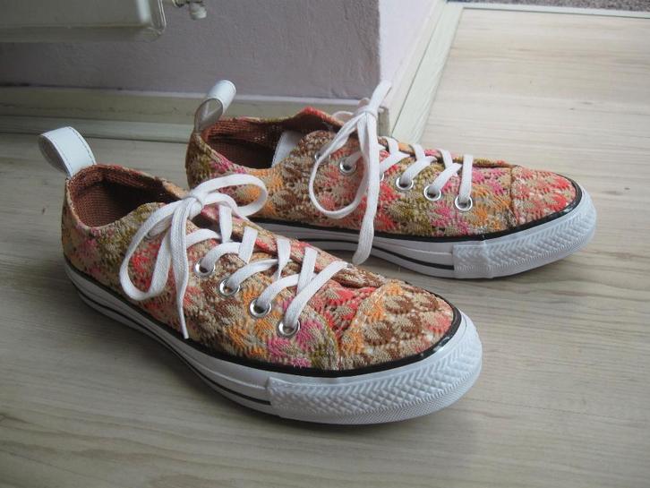 CONVERSE ALL STARs MISSONI multicolor maat 37 als nieuw, Kleding | Dames, Schoenen, Zo goed als nieuw, Sneakers of Gympen, Overige kleuren