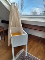 Co sleeper wieg met matras beddengoed, stootrand en hemeltje, Ophalen, Zo goed als nieuw, Wieg