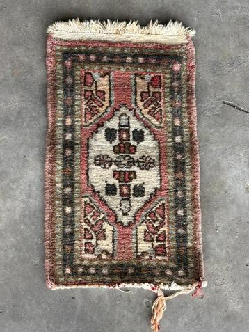 Tafelkleed 67x37cm beschikbaar voor biedingen