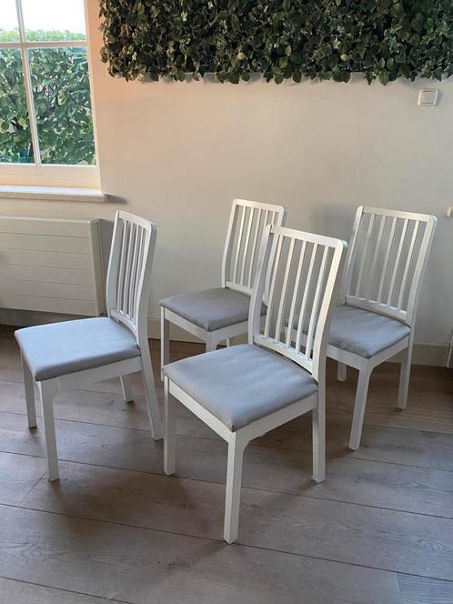 Ekedalen eetkamerstoel wit lichtgrijs, Huis en Inrichting, Stoelen, Zo goed als nieuw, Vier, Hout, Wit, Ophalen