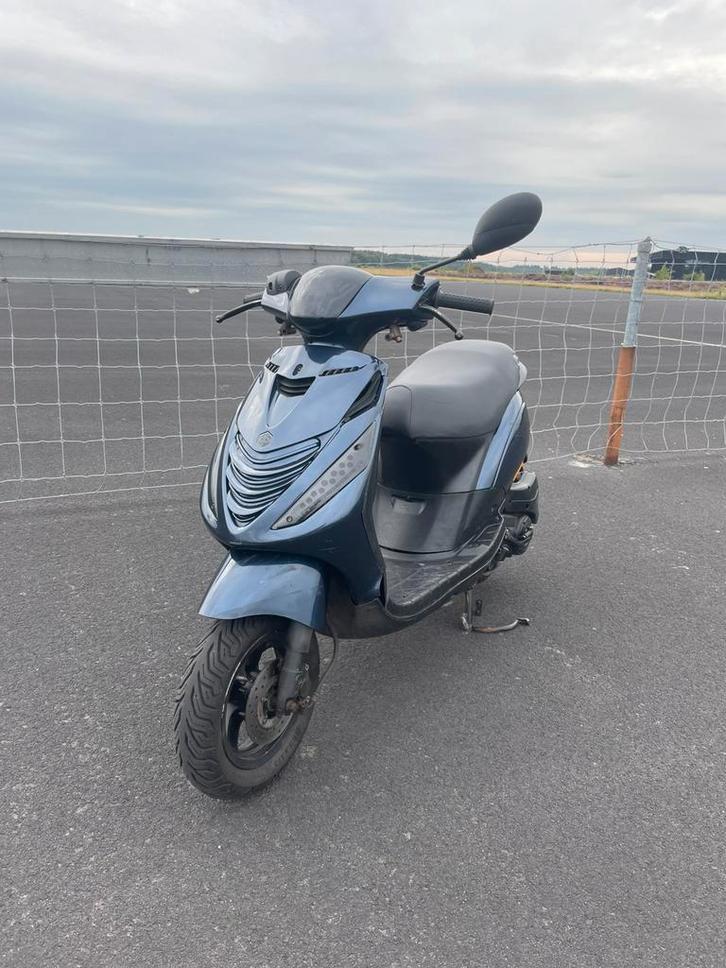 Piaggo zip 4 takt, Fietsen en Brommers, Scooters | Piaggio, Gebruikt, Zip, Maximaal 45 km/u, Benzine, Ophalen
