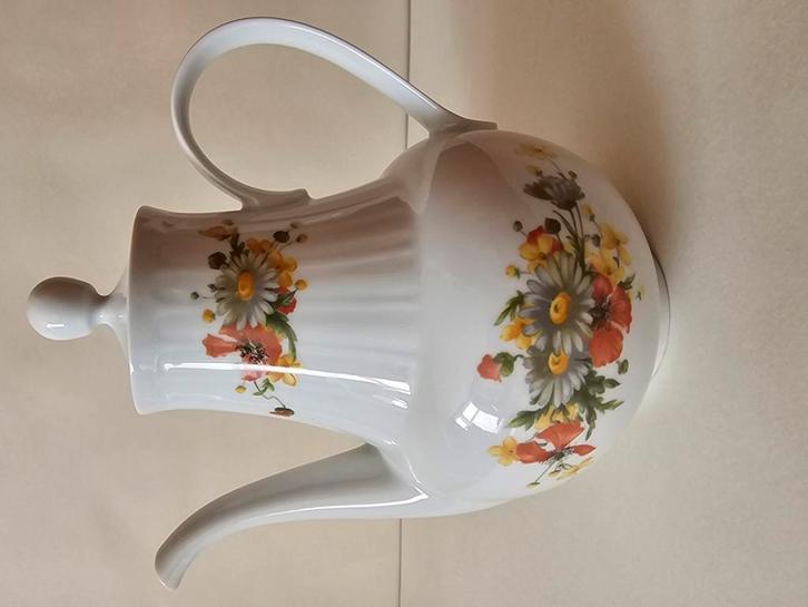 Vintage DDR Porseleinen Theepot met Bloemendecoratie - Goede, Huis en Inrichting, Woonaccessoires | Wijnrekken, Gebruikt, Minder dan 50 cm