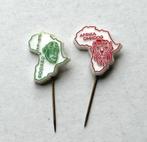 Afrika Omhoog speldjes oud speldje 2x leeuw aap, Verzamelen, Speldjes, Pins en Buttons, Ophalen of Verzenden, Gebruikt, Overige onderwerpen