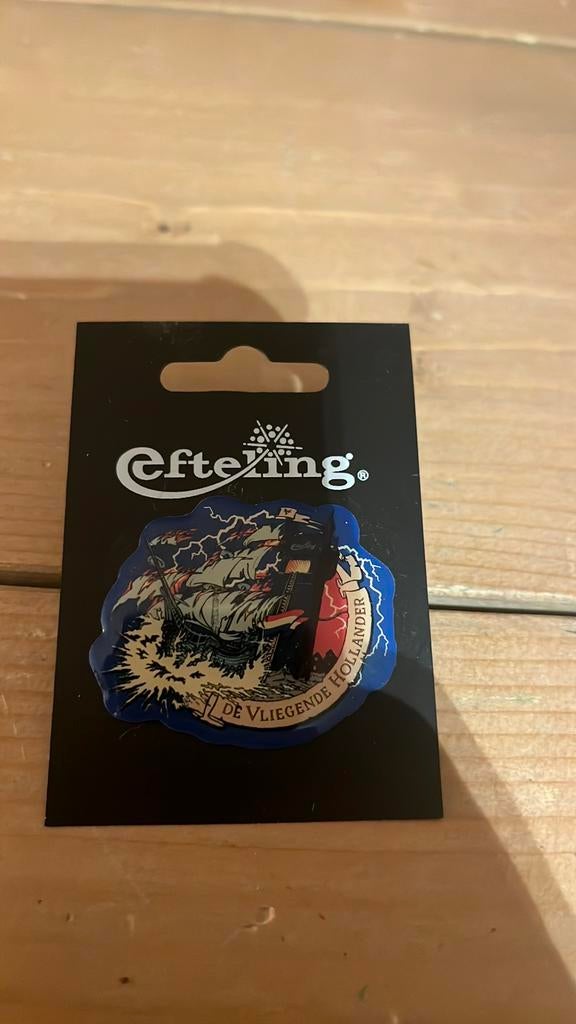 De vliegende Hollander pin Efteling, Verzamelen, Efteling, Verzenden, Zo goed als nieuw, Button of Speldje