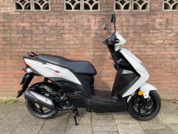 ZEER MOOIE SYM ORBIT III 45 KM BROM SCOOTER EURO4 BJ 2018 beschikbaar voor biedingen