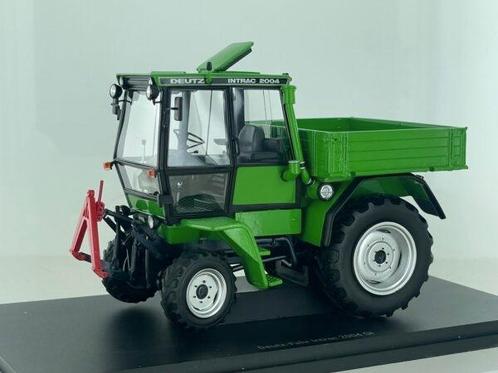 Deutz Fahr 2004GI met Laadbak, Hobby en Vrije tijd, Modelauto's | 1:32, Nieuw, Tractor of Landbouw, Overige merken, Ophalen of Verzenden
