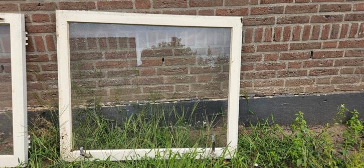 Hardhout enkelglas ramen en antiek stalen dakraampje, Doe-het-zelf en Verbouw, Glas en Ramen, Gebruikt, Gevelraam of Ruit, 80 tot 120 cm