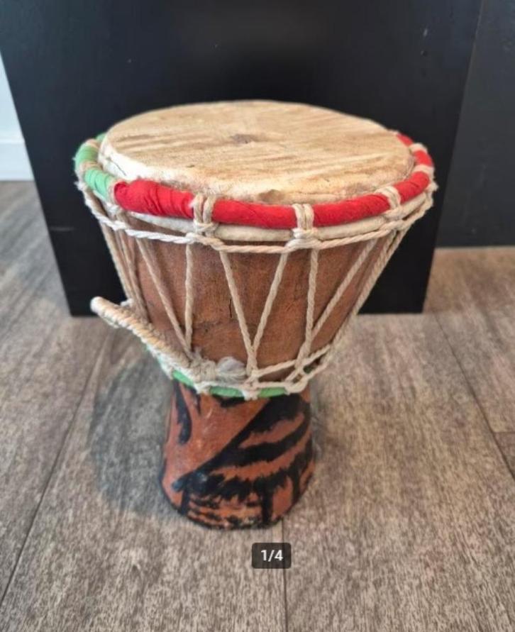 Prachtig mooie djembe met fraaie details – Afrika, Muziek en Instrumenten, Percussie, Zo goed als nieuw, Overige soorten, Ophalen of Verzenden