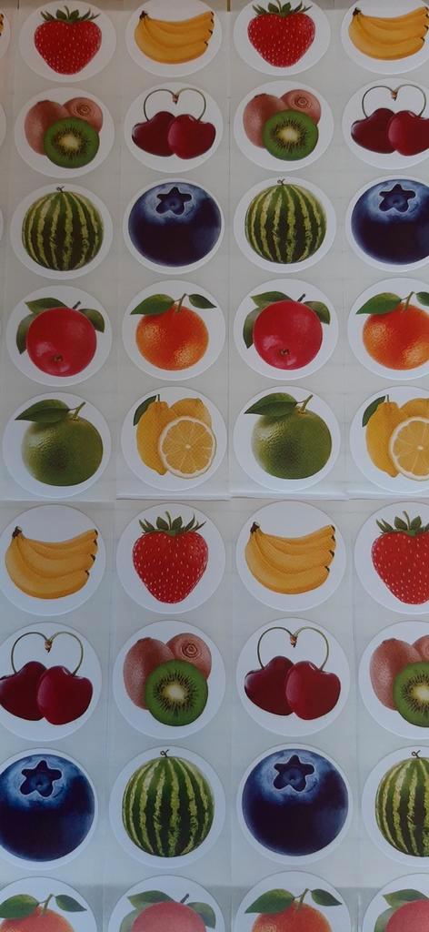 Nr. 26 :   Fruit stickers z.a.  aardbei , kiwi , appel 80 st, Hobby en Vrije tijd, Stickers en Plaatjes, Nieuw, Meerdere stickers