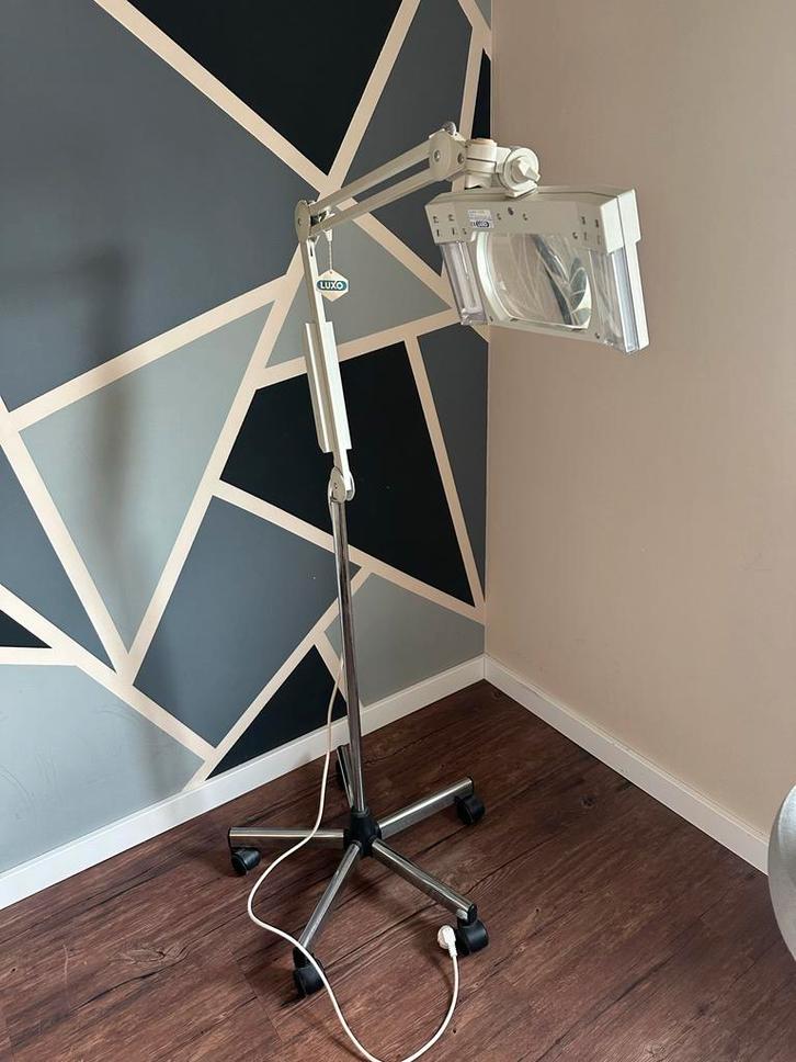 Luxo Loeplamp op Standaard met Wieltjes, Huis en Inrichting, Lampen | Vloerlampen, Gebruikt, 150 tot 200 cm, Metaal, Ophalen