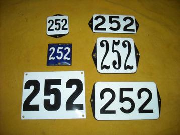 emaille huisnummer 252 ook 253 254 255 256 257 258 259 6 beschikbaar voor biedingen