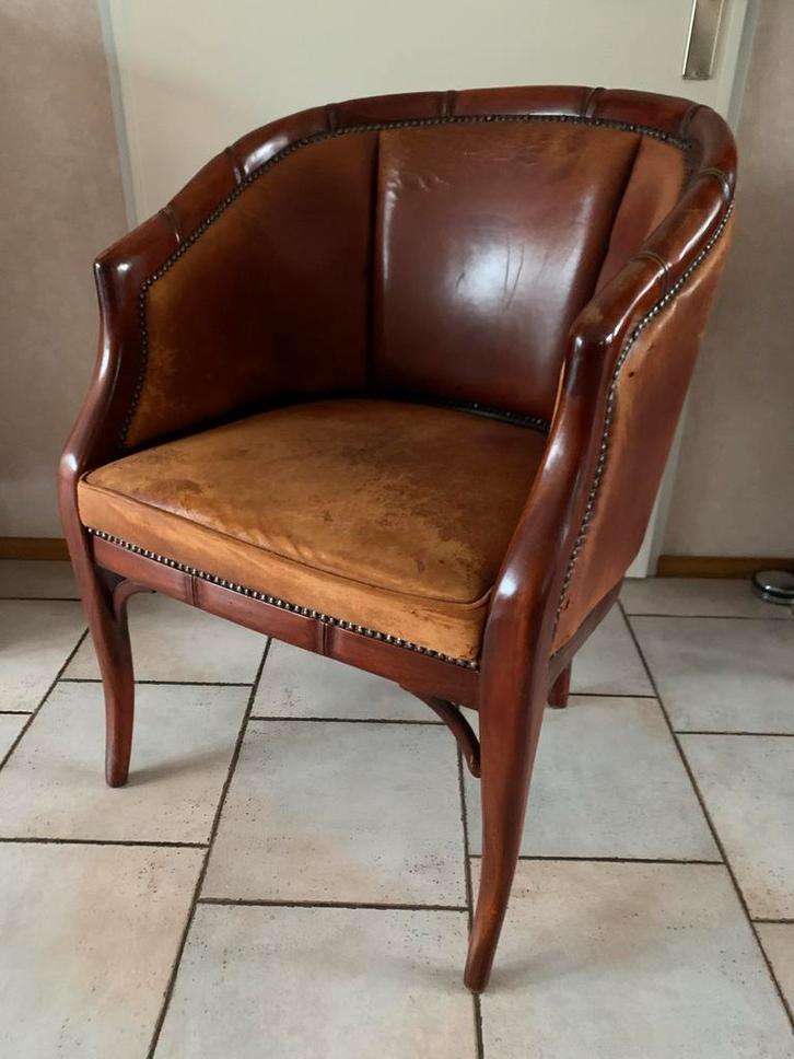 Mahonie Stoeltje met Schapenleer, Huis en Inrichting, Fauteuils, Gebruikt, Hout, Minder dan 50 cm, Minder dan 75 cm, Ophalen