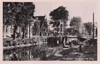 Hoogeveen - Schutstraat met brug (gel. 1952), Ophalen of Verzenden, 1940 tot 1960, Gelopen, Drenthe