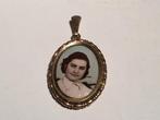 Antiek Double Foto Amulet ( in Hilversum ), Sieraden, Tassen en Uiterlijk, Kettinghangers, Ophalen of Verzenden, Gebruikt, Overige materialen