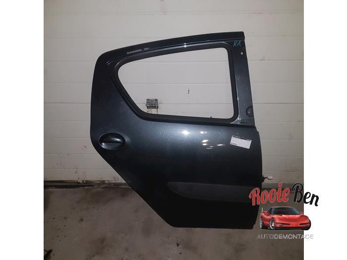 Portier 4Deurs rechts-achter van een Toyota Aygo, Auto-onderdelen, Carrosserie en Plaatwerk, Deur, Toyota, Gebruikt, 3 maanden garantie