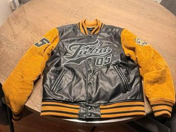 Jas met drukknoopsluiting - Maat M beschikbaar voor biedingen