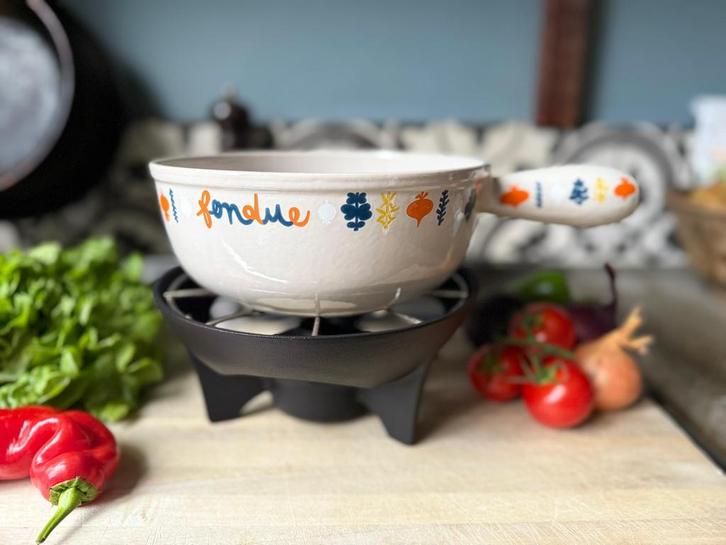 Le Creuset -  Fonduepan / Fondue set met brander, Witgoed en Apparatuur, Fonduesets, Gebruikt, Fondueset, Brander, Ophalen of Verzenden